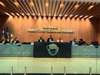 Sessão da Câmara de Demerval Lobão é presidida por vereadora Alessandra Lopes e destaca protagonismo feminino no Legislativo