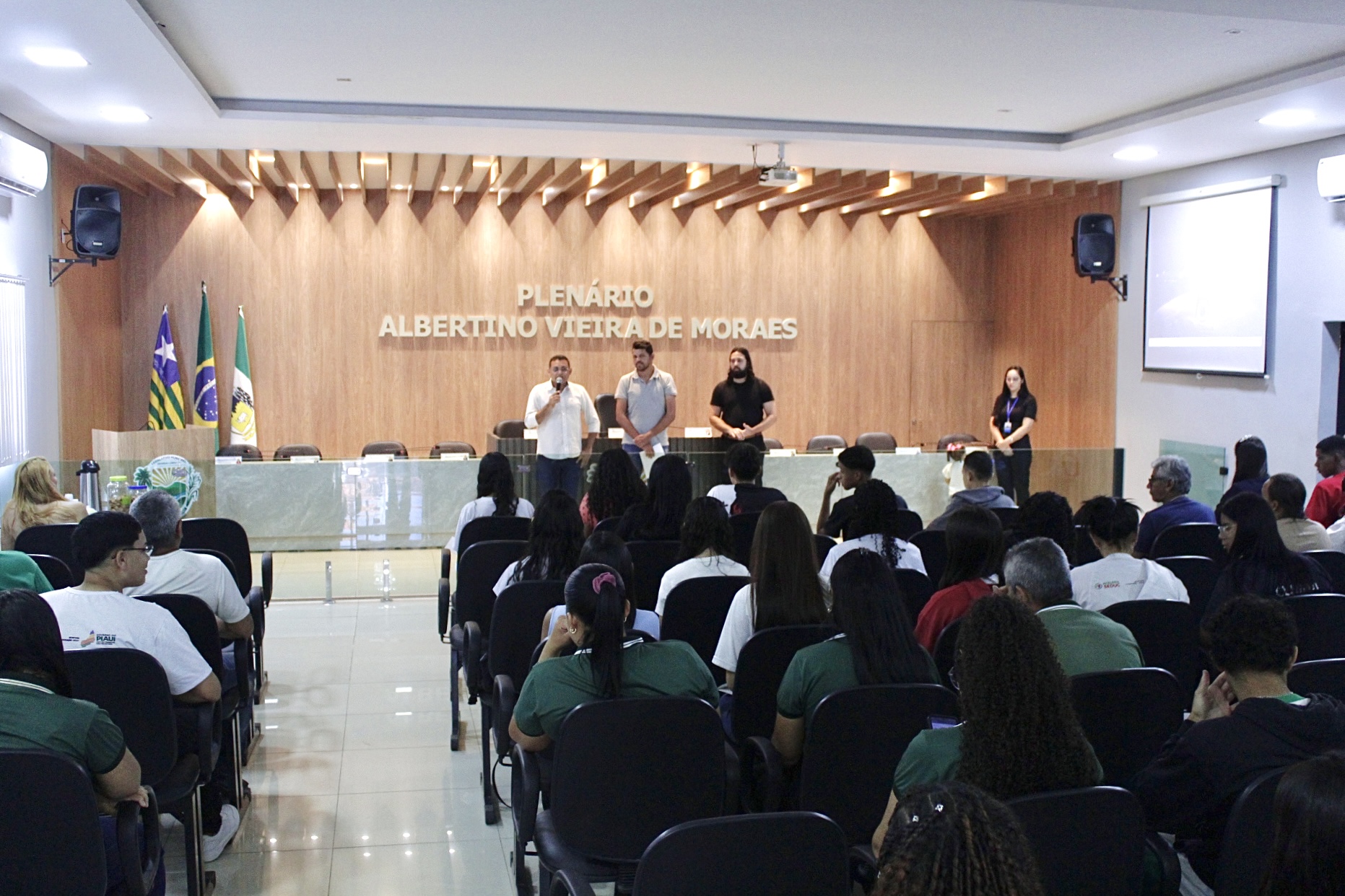 Câmara Municipal promove palestra sobre uso da Inteligência Artificial nos negócios