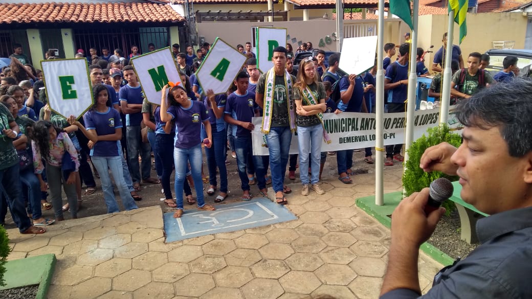 Câmara Municipal recebe visita educativa da Escola Antônio Pereira Lopes