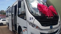 Vereadores Acompanham Entrega de Microônibus para Transporte de Pacientes Eletivos 
